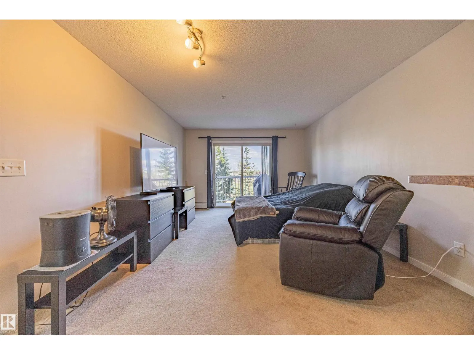#208 240 SPRUCE RIDGE RD