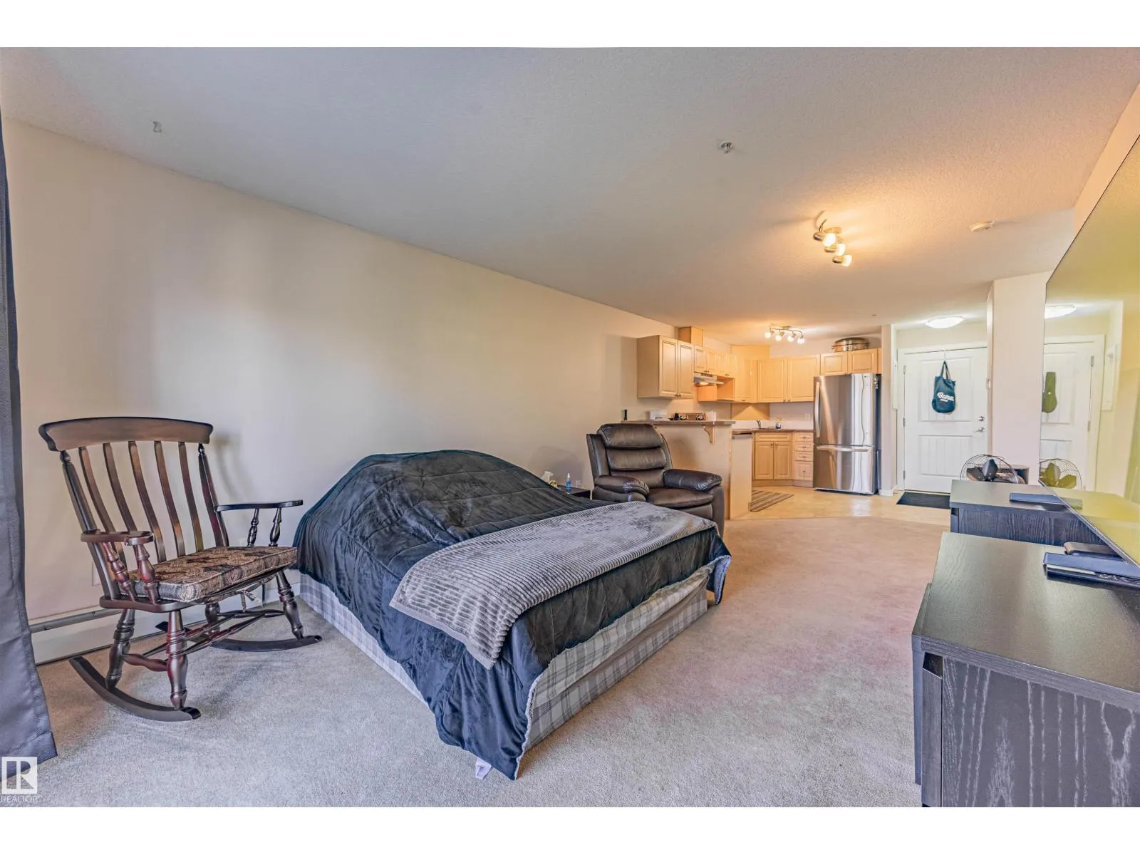 #208 240 SPRUCE RIDGE RD
