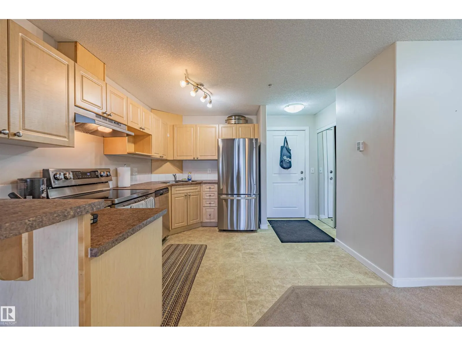 #208 240 SPRUCE RIDGE RD