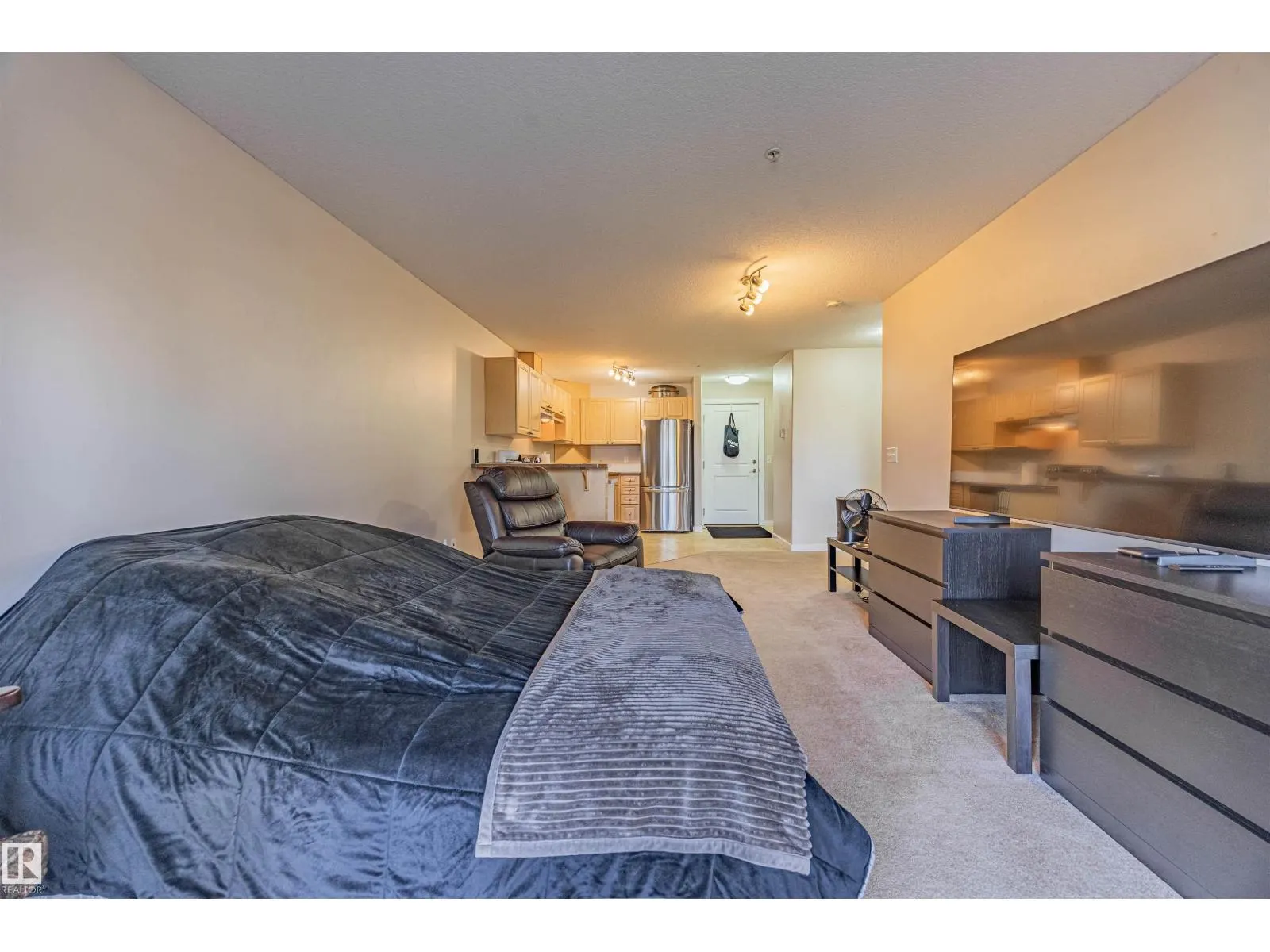 #208 240 SPRUCE RIDGE RD