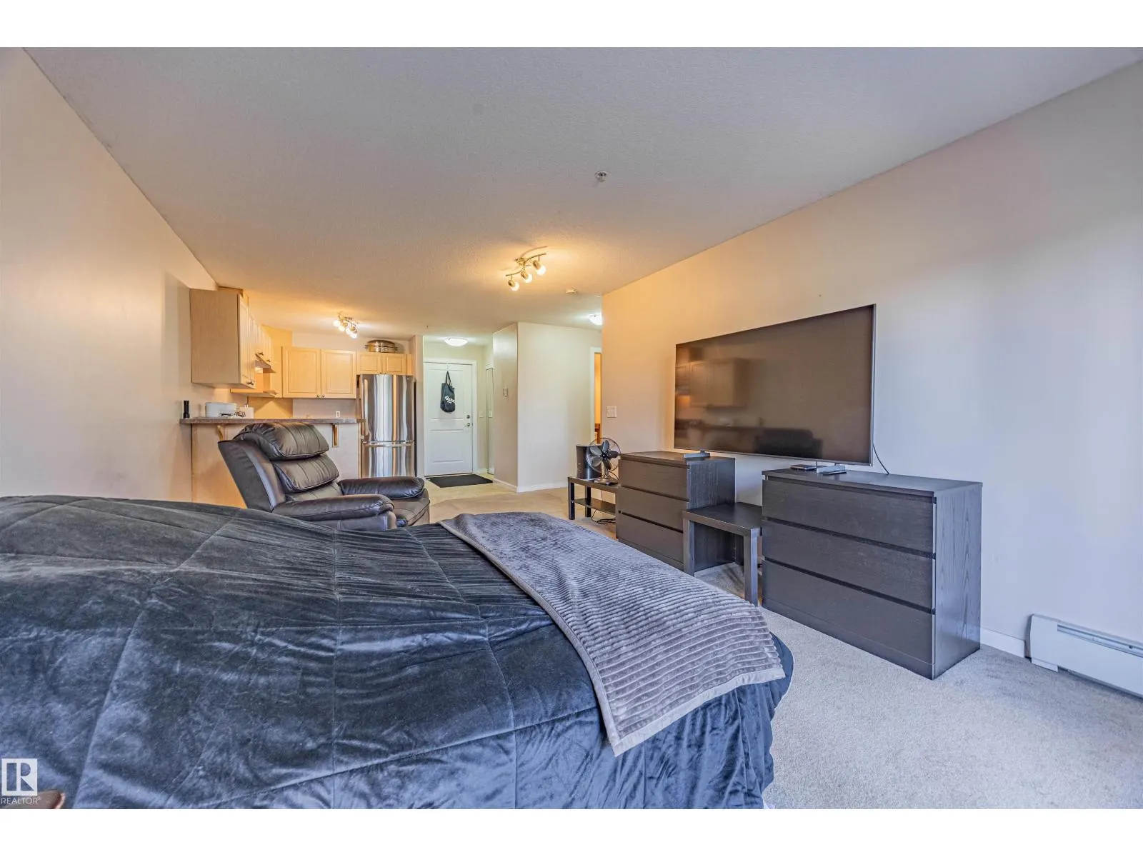 #208 240 SPRUCE RIDGE RD