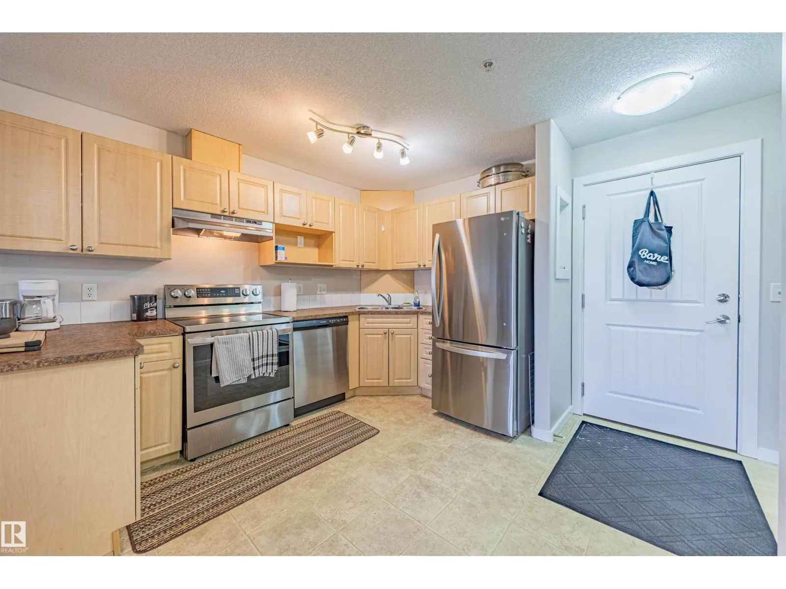 #208 240 SPRUCE RIDGE RD