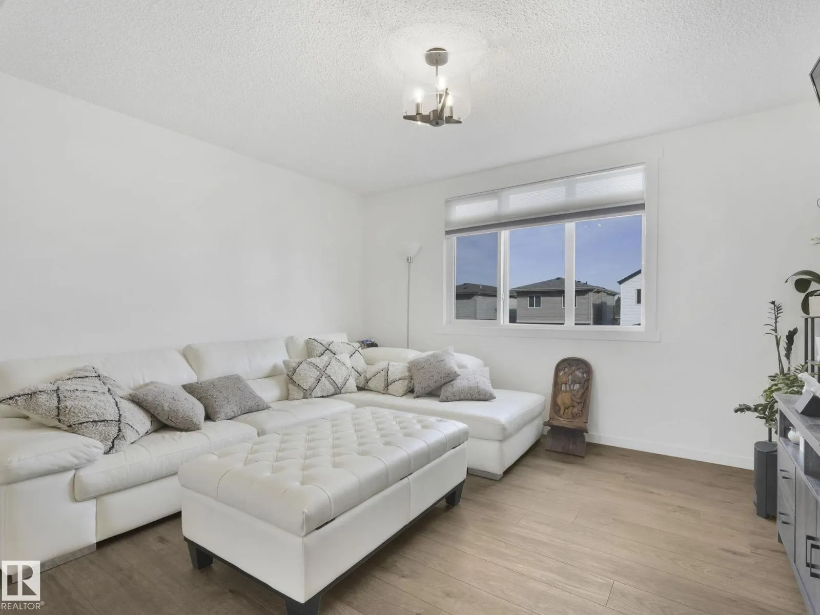 24 EASTWOOD DR
