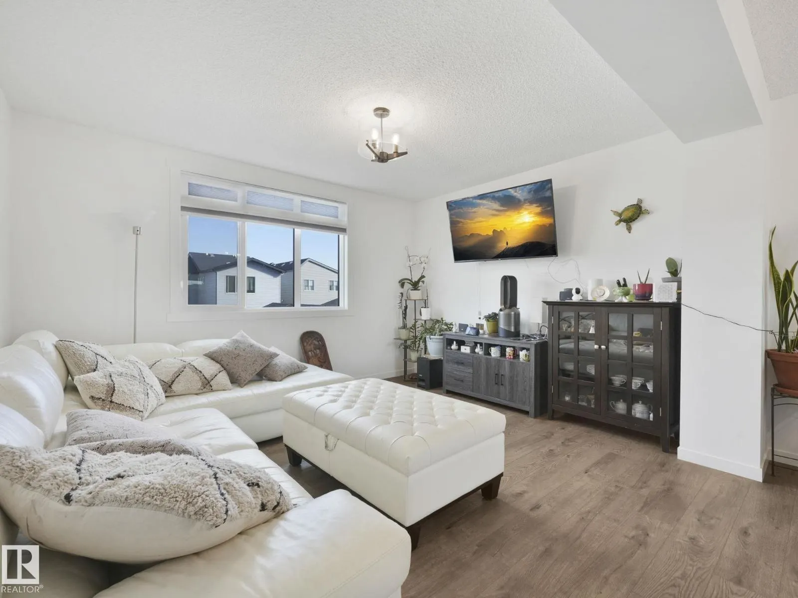 24 EASTWOOD DR