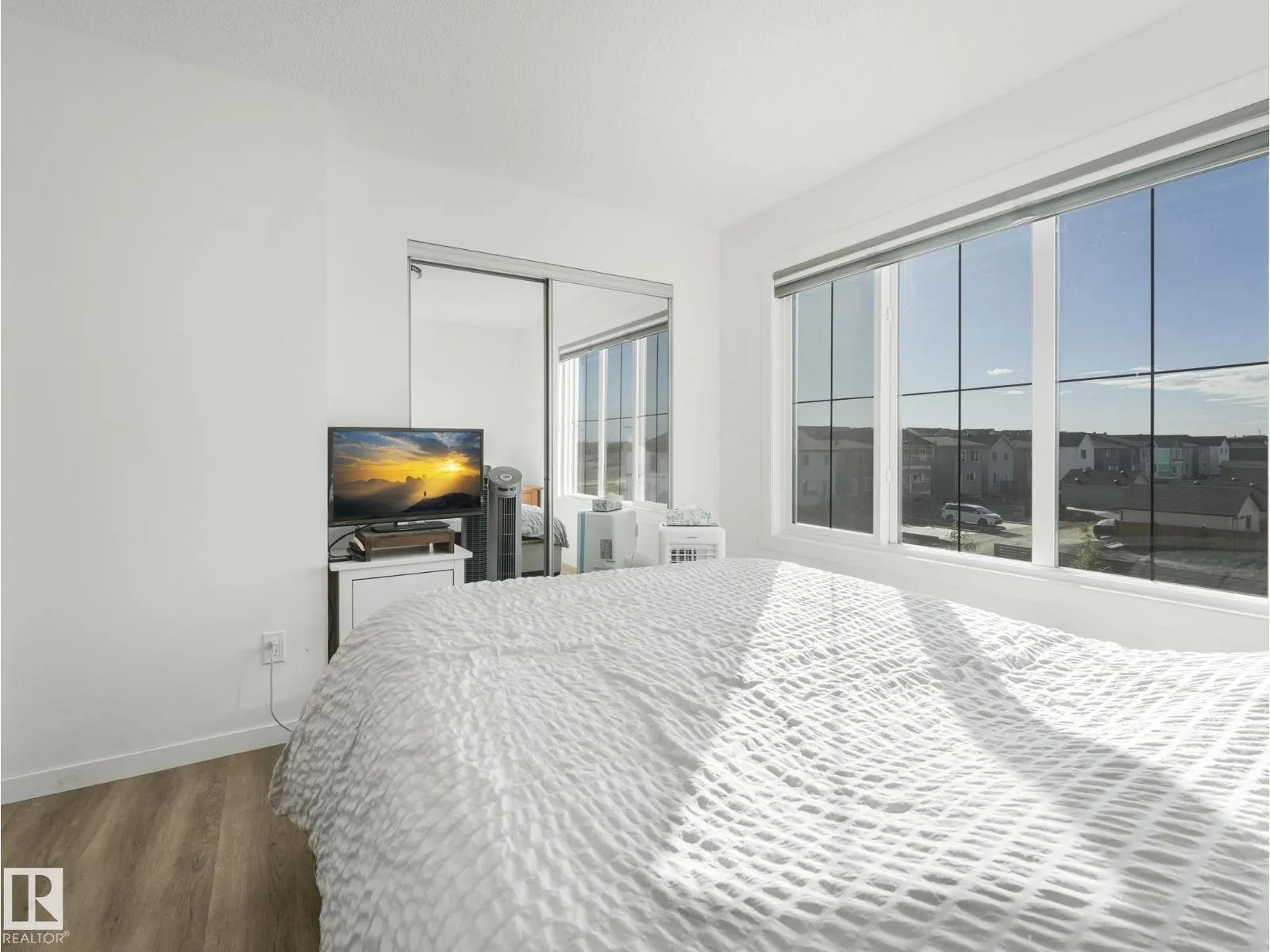 24 EASTWOOD DR