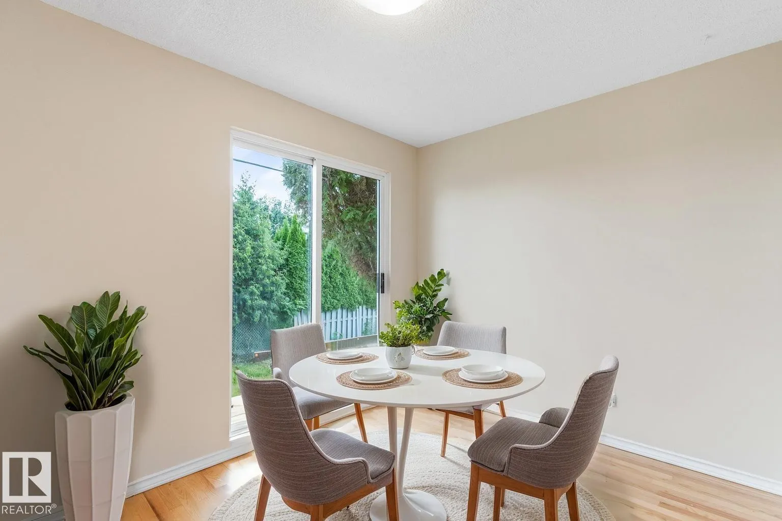 13908 57 ST NW