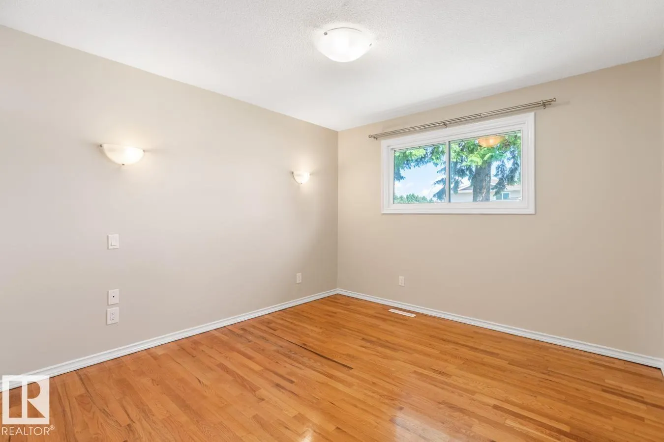 13908 57 ST NW