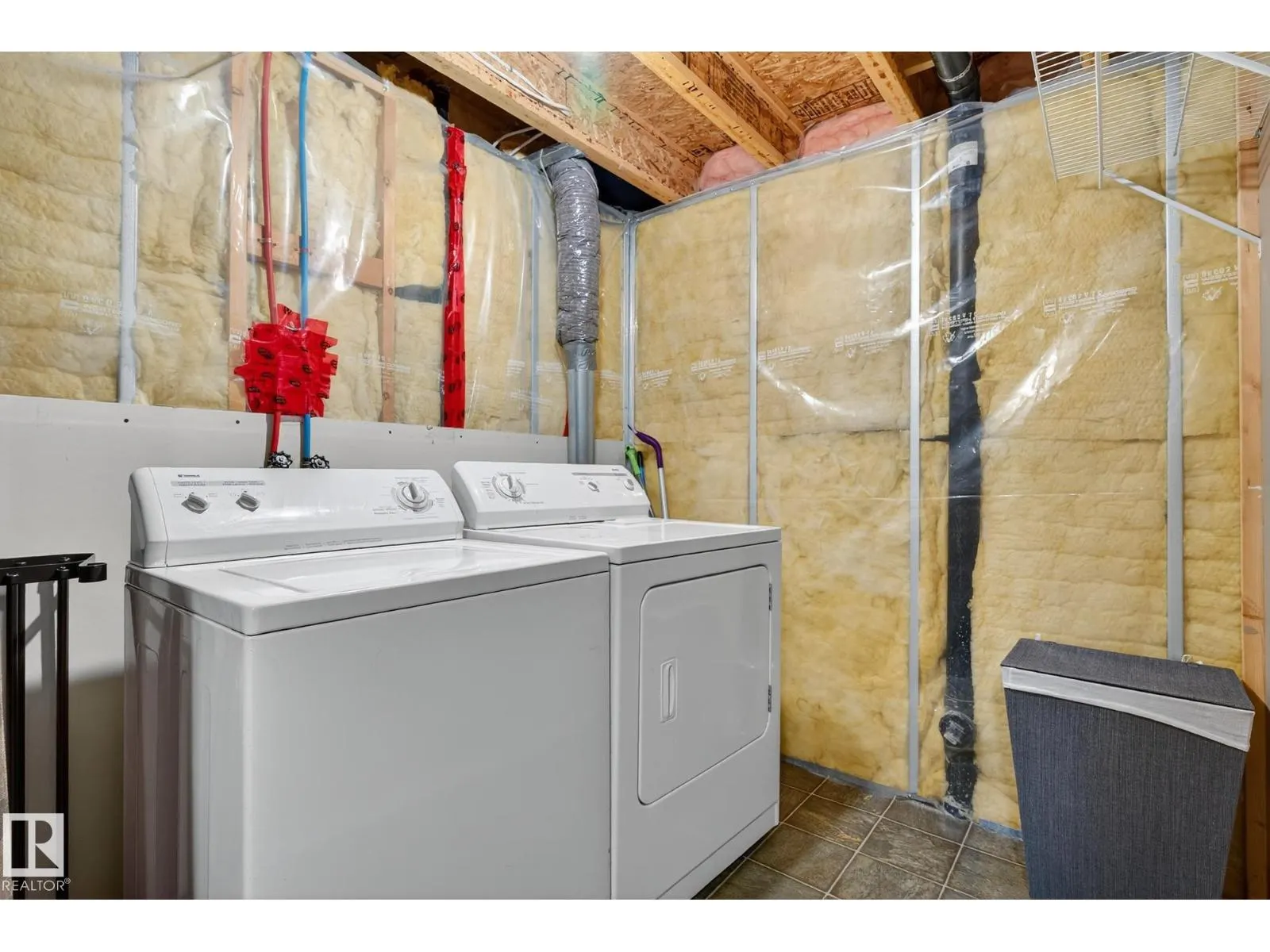 4114 158 AV NW