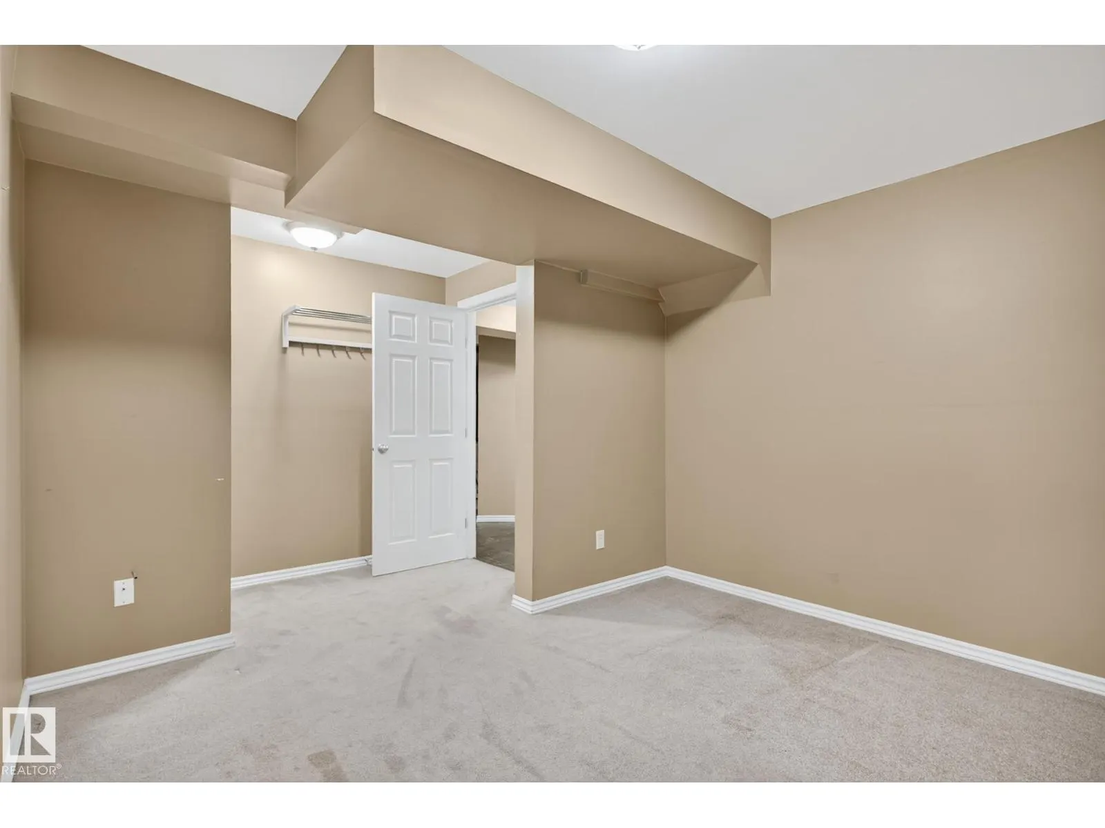 4114 158 AV NW