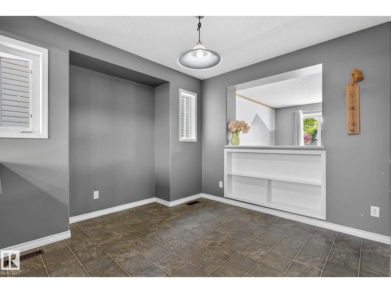4114 158 AV NW