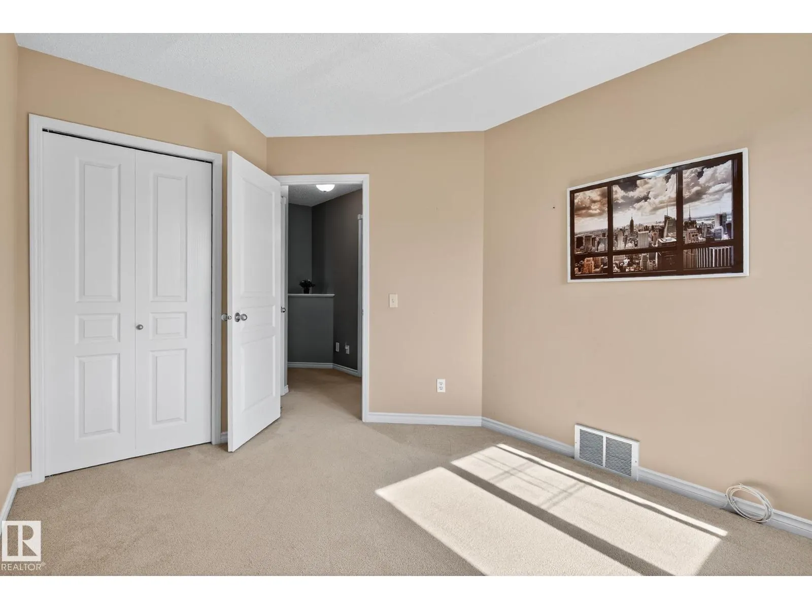 4114 158 AV NW