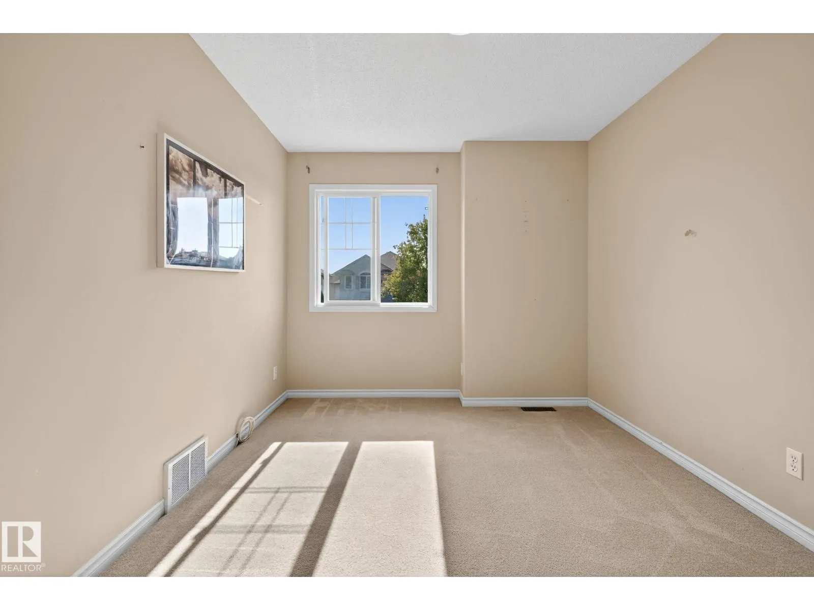 4114 158 AV NW