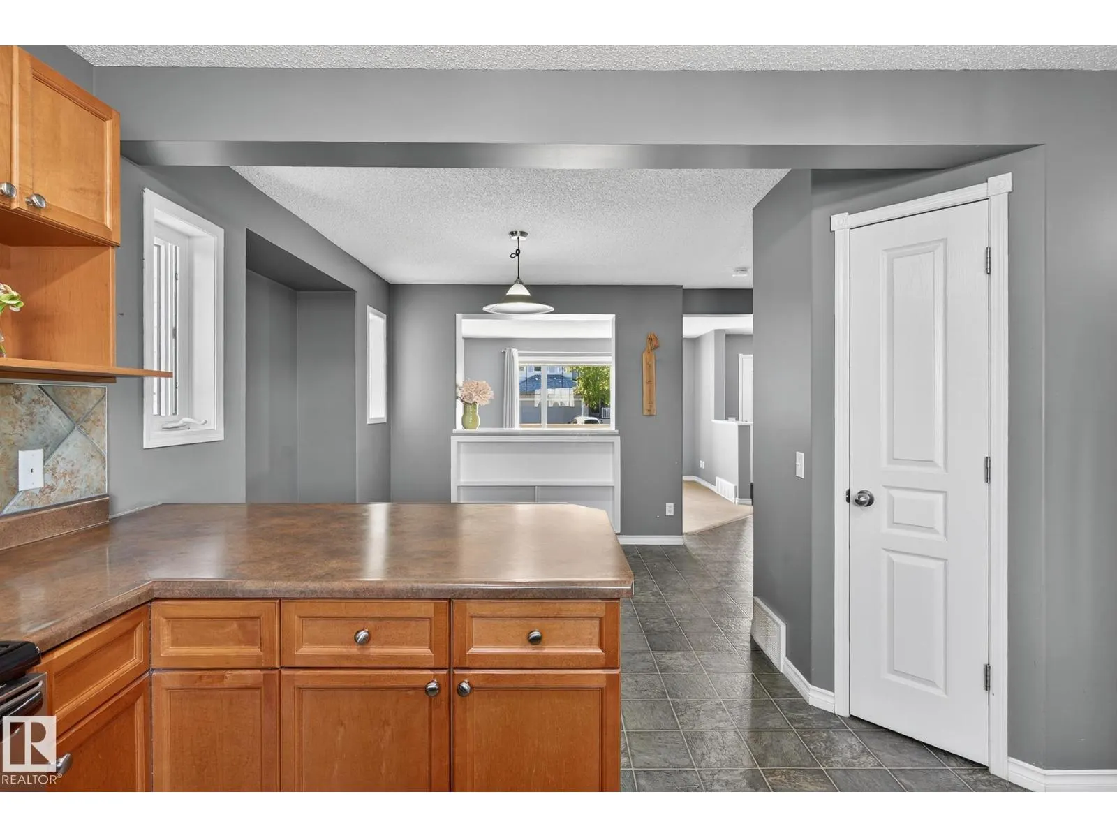 4114 158 AV NW