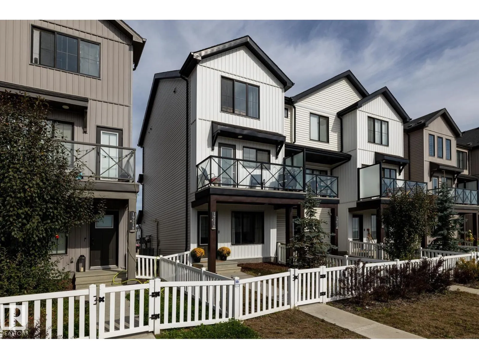 19216 27 AV NW
