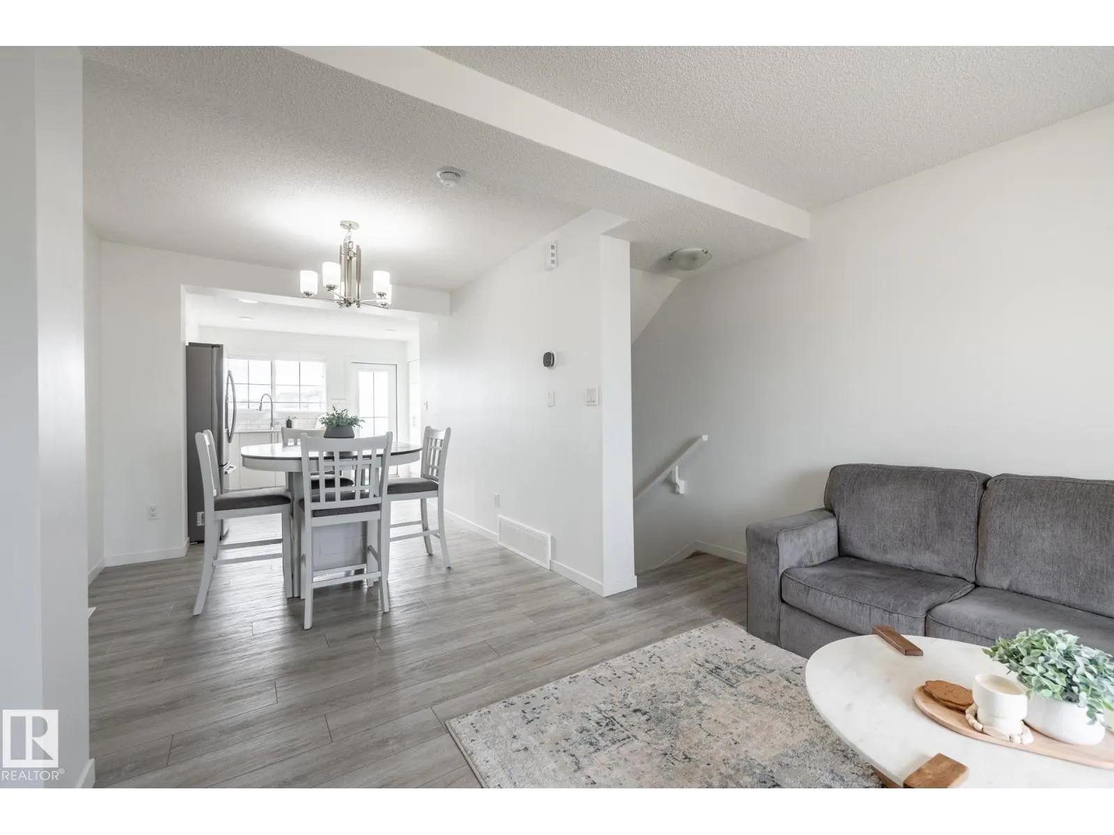 19216 27 AV NW