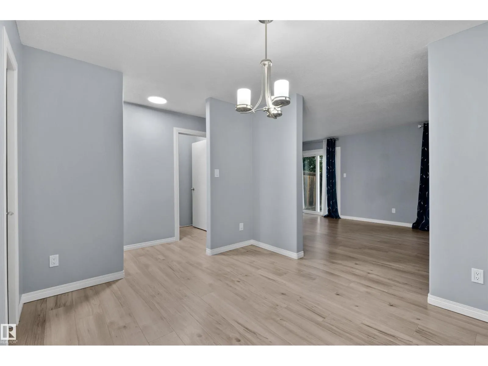 #5 14803 34 St NW