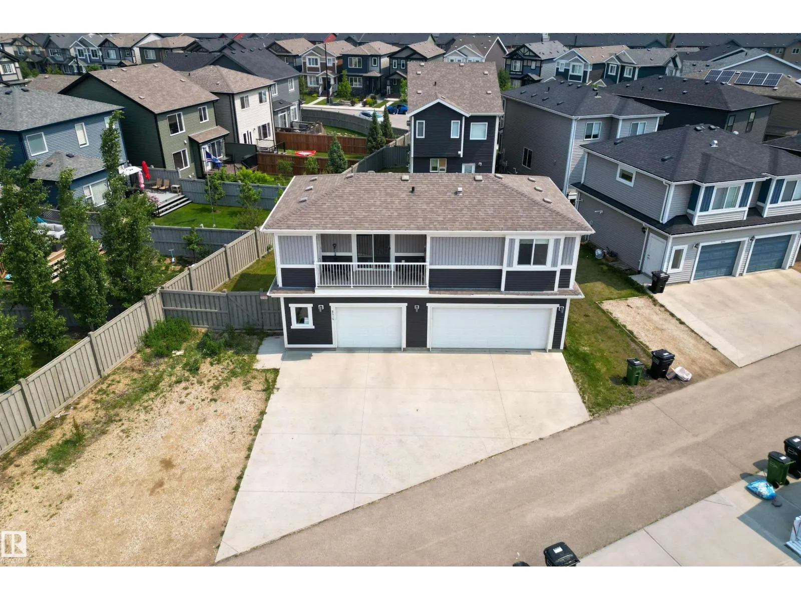 8616 221 ST NW