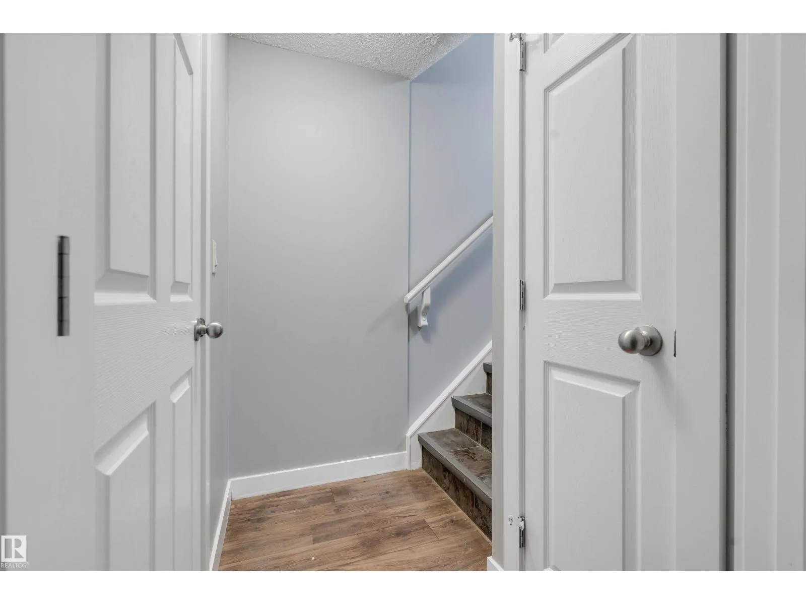 8616 221 ST NW