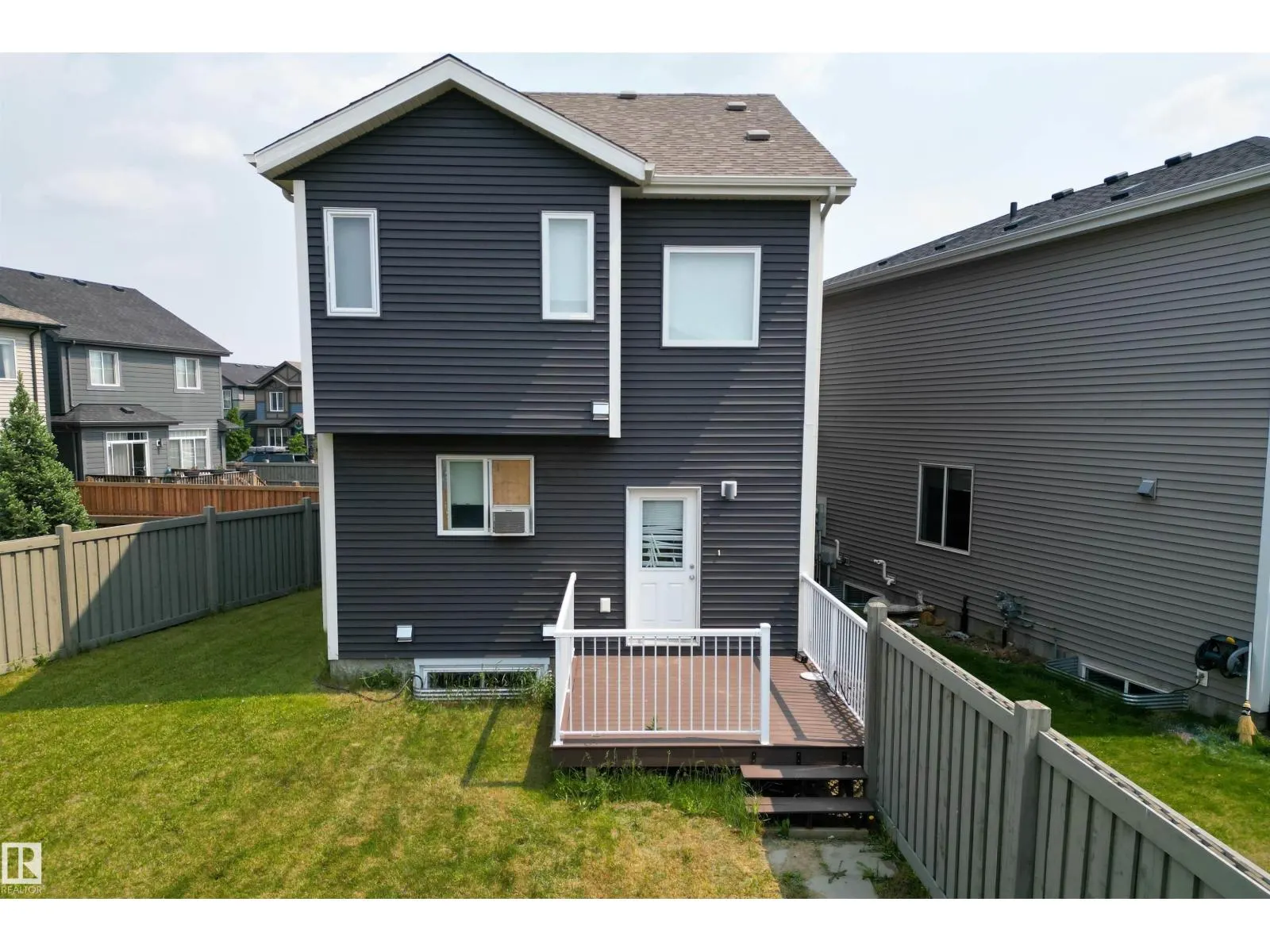 8616 221 ST NW