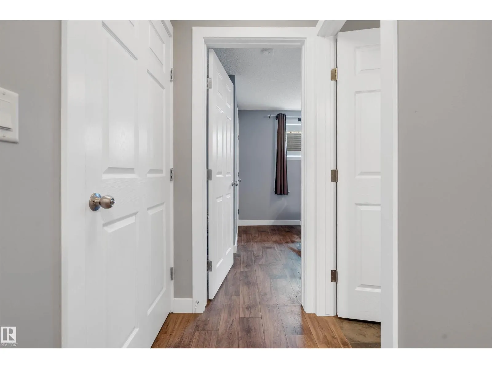 8616 221 ST NW