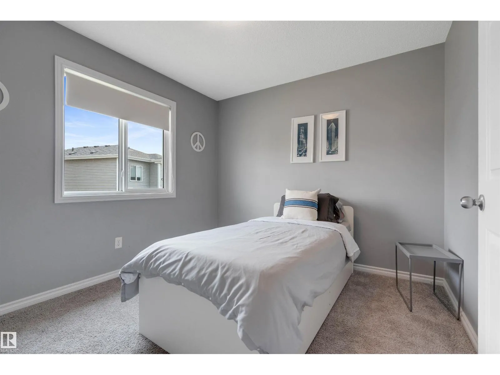 8616 221 ST NW