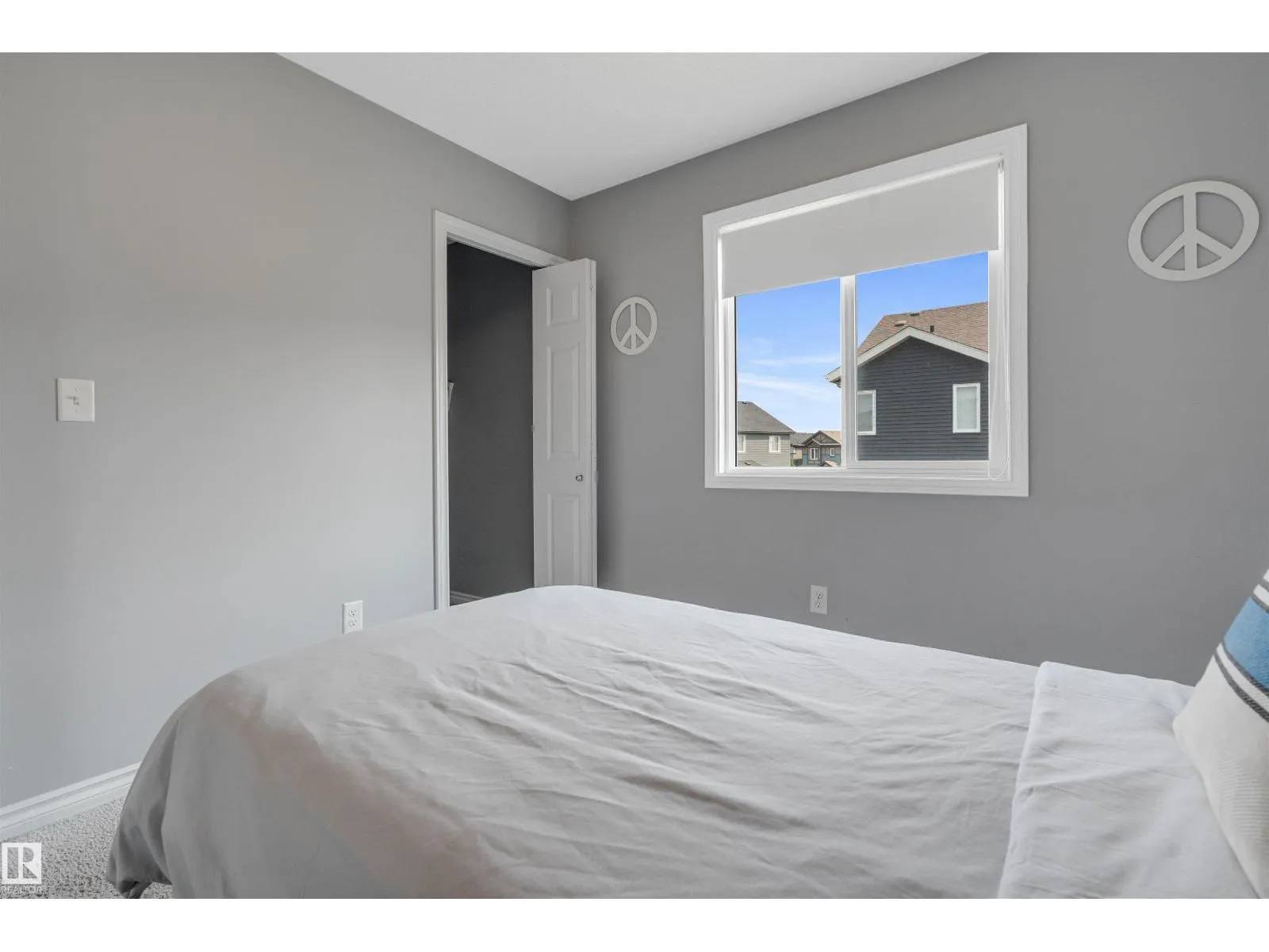 8616 221 ST NW