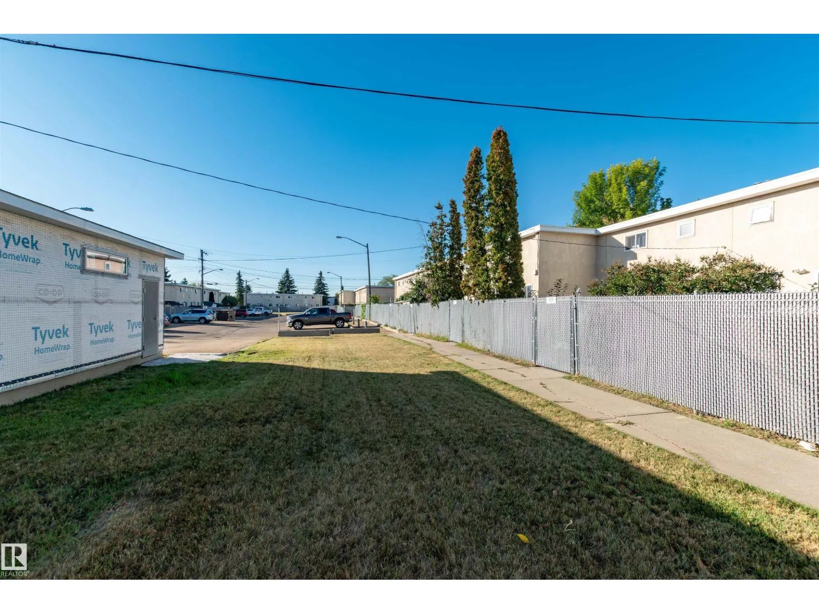 8923 134 AV NW