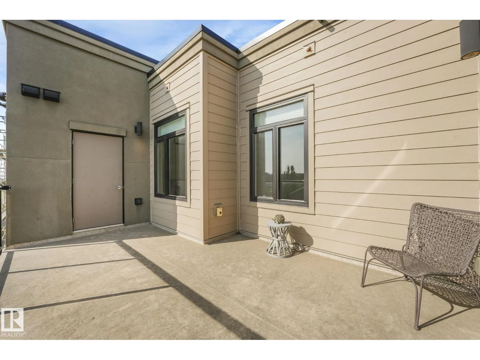 #409 625 LEGER WY NW NW