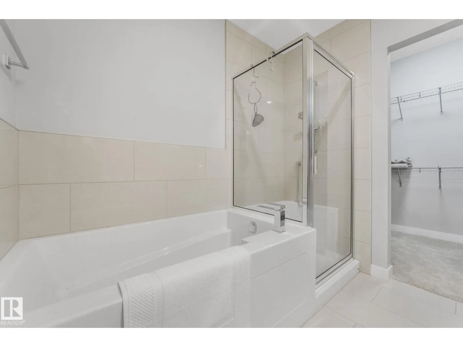 #409 625 LEGER WY NW NW
