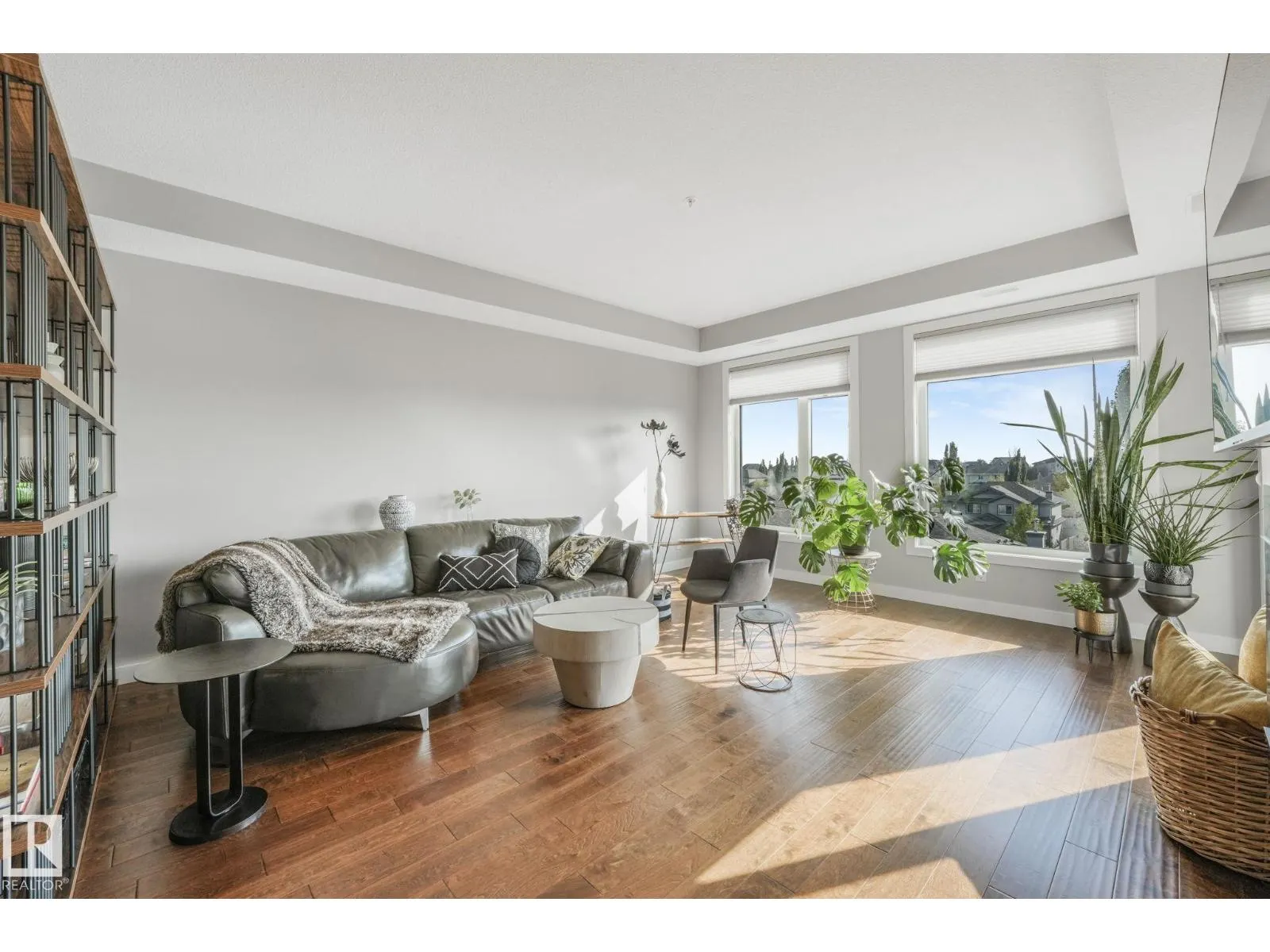 #409 625 LEGER WY NW NW