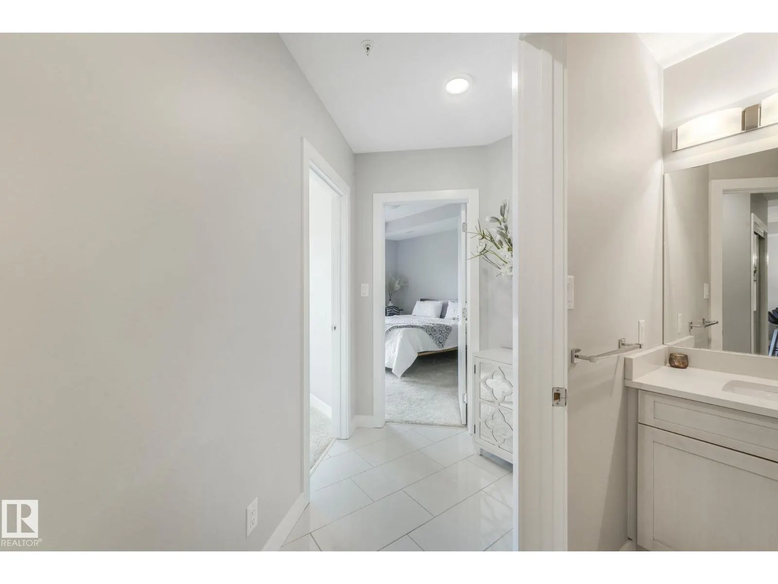 #409 625 LEGER WY NW NW