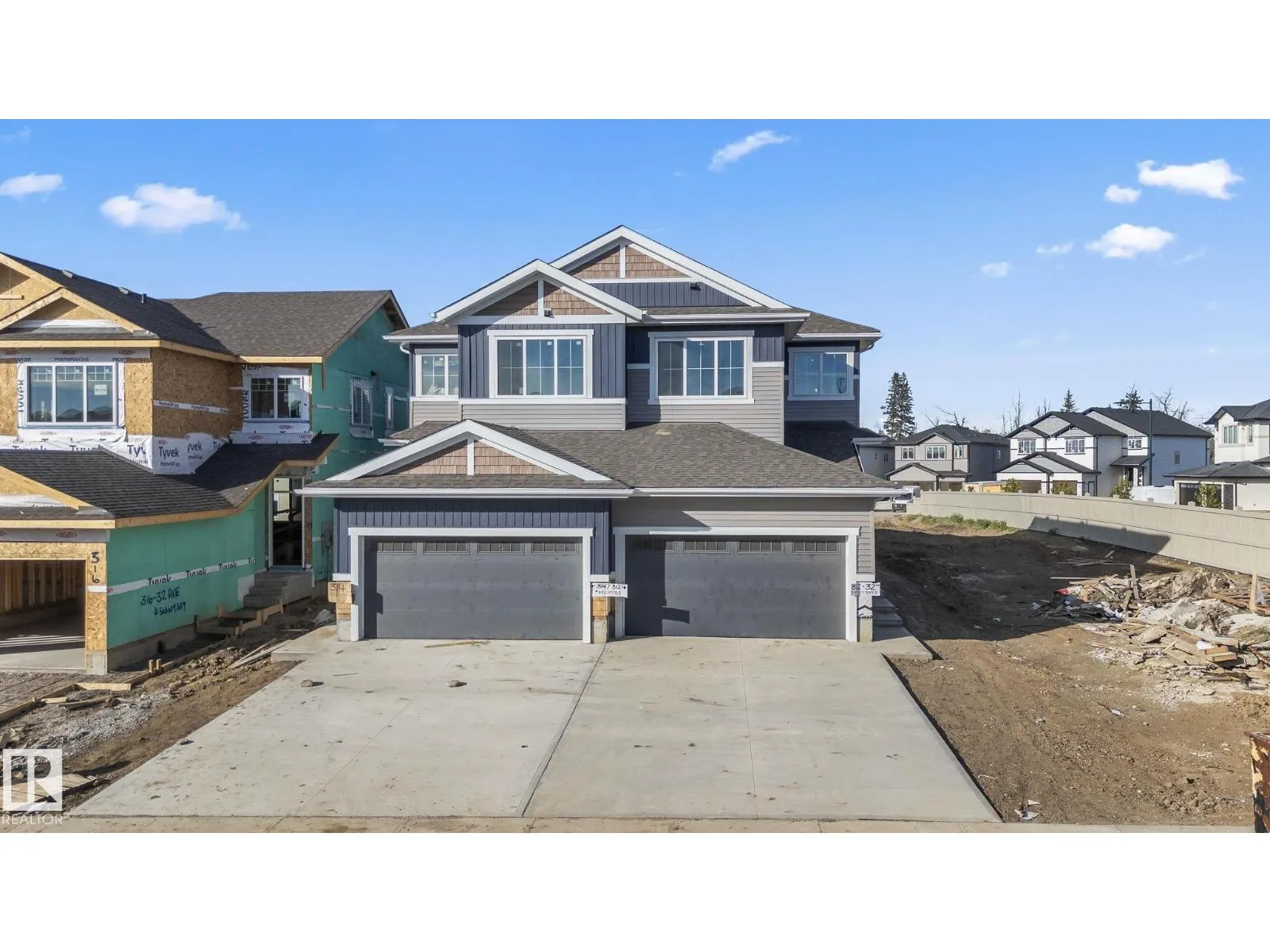 326 32 AV NW