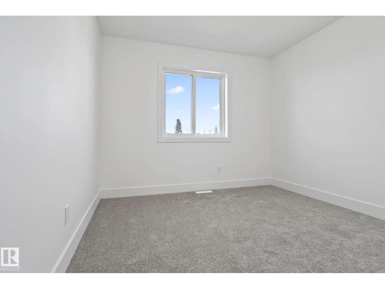 326 32 AV NW
