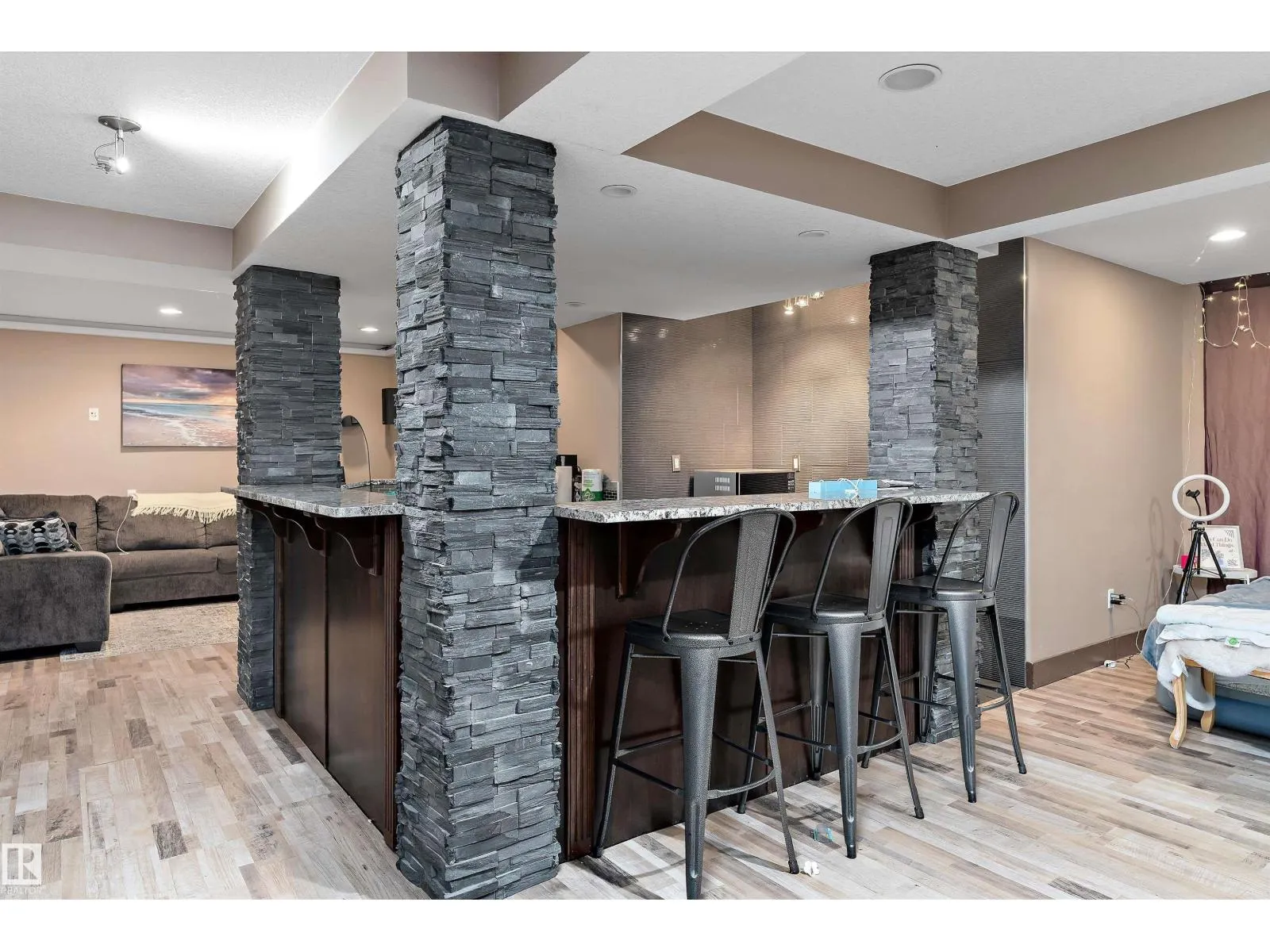 10 ELDORADO DR