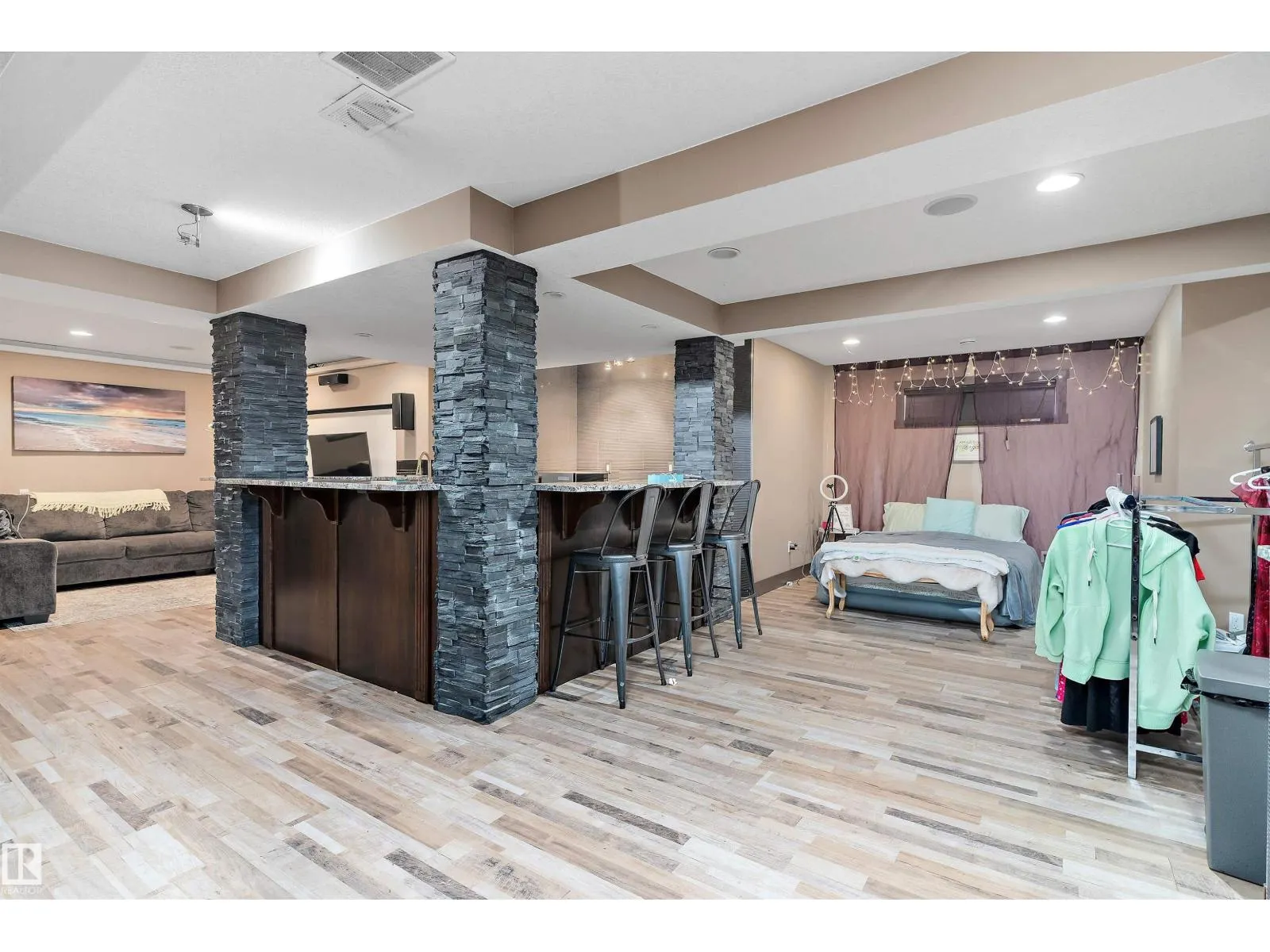 10 ELDORADO DR