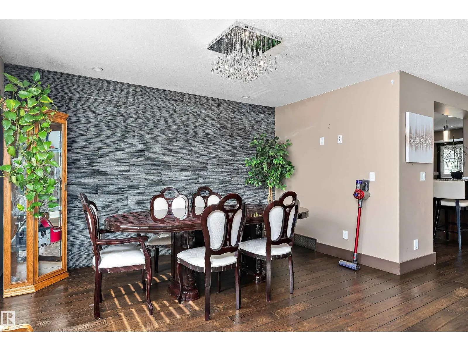 10 ELDORADO DR
