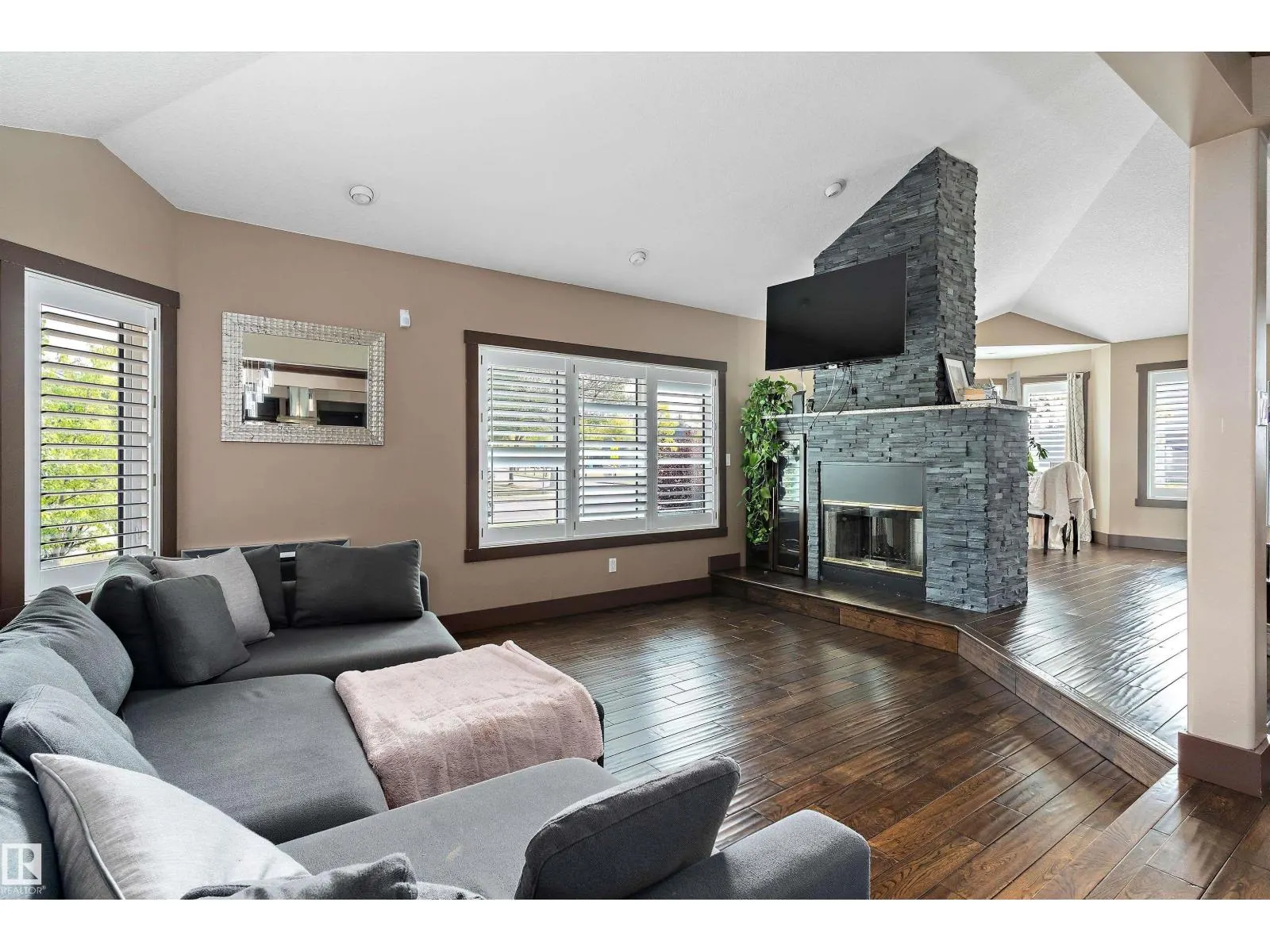 10 ELDORADO DR