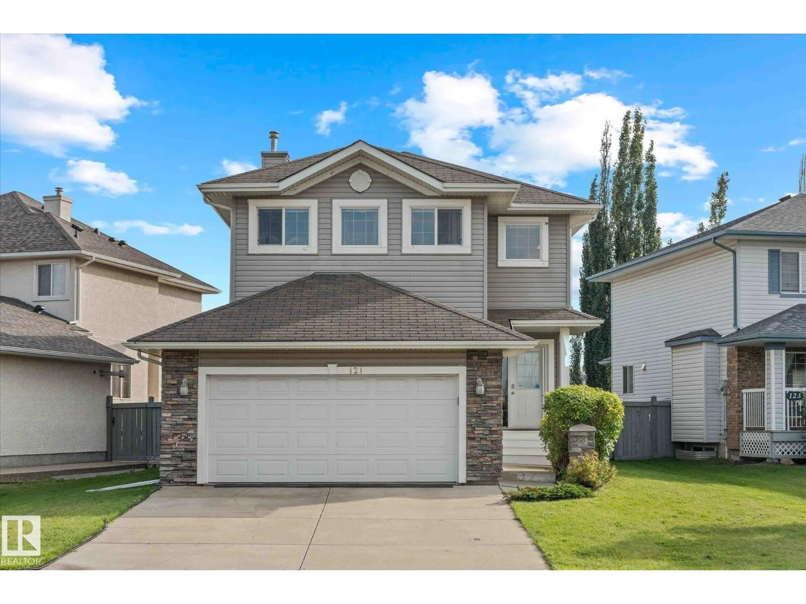 121 CASTLE DR NW