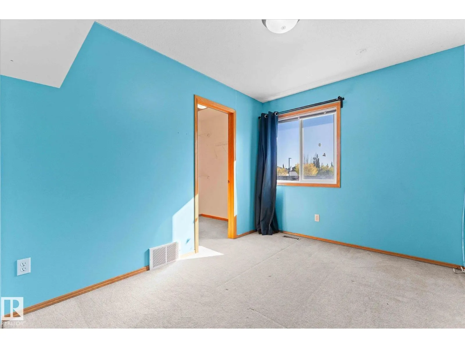 121 CASTLE DR NW