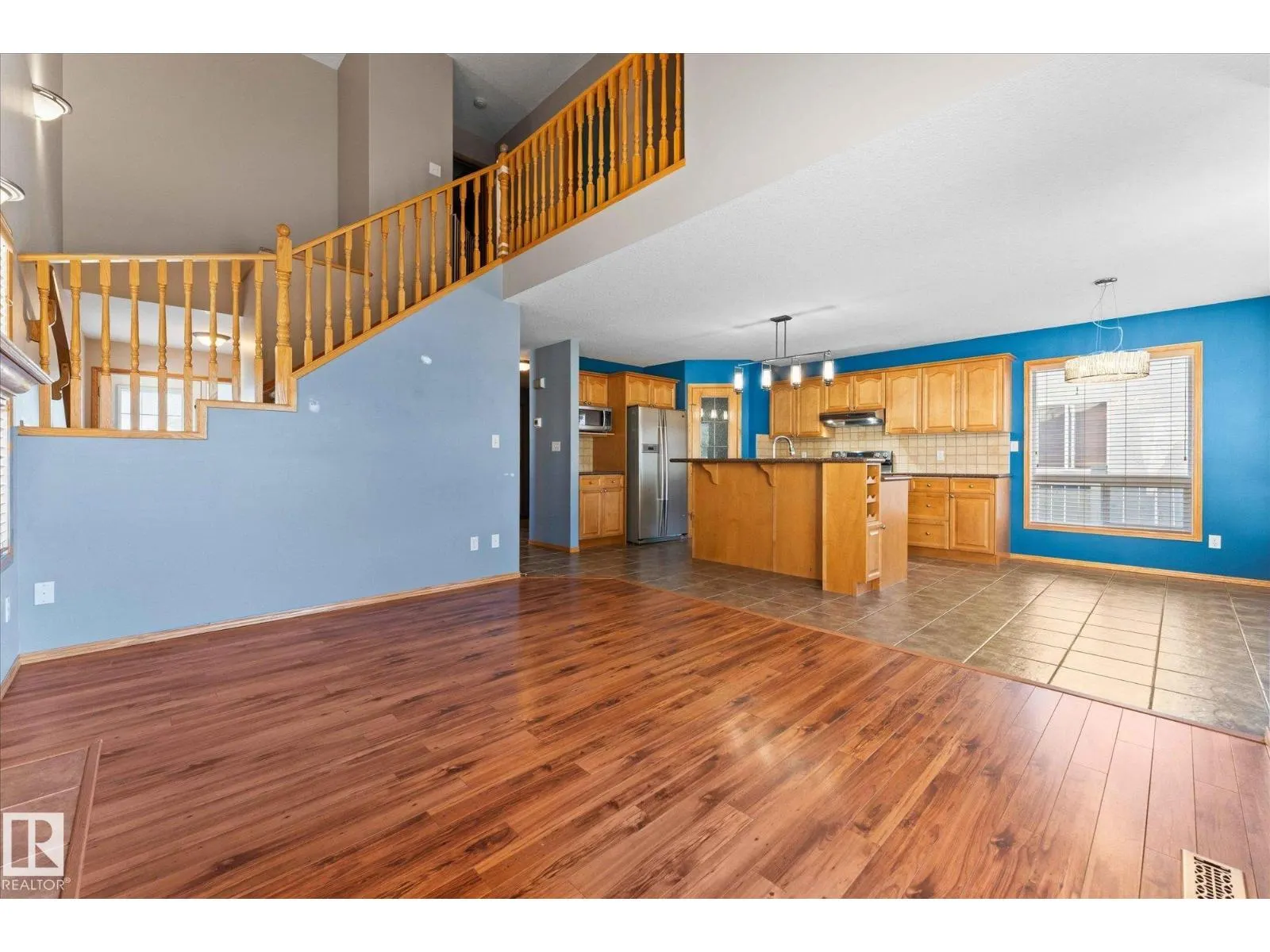 121 CASTLE DR NW
