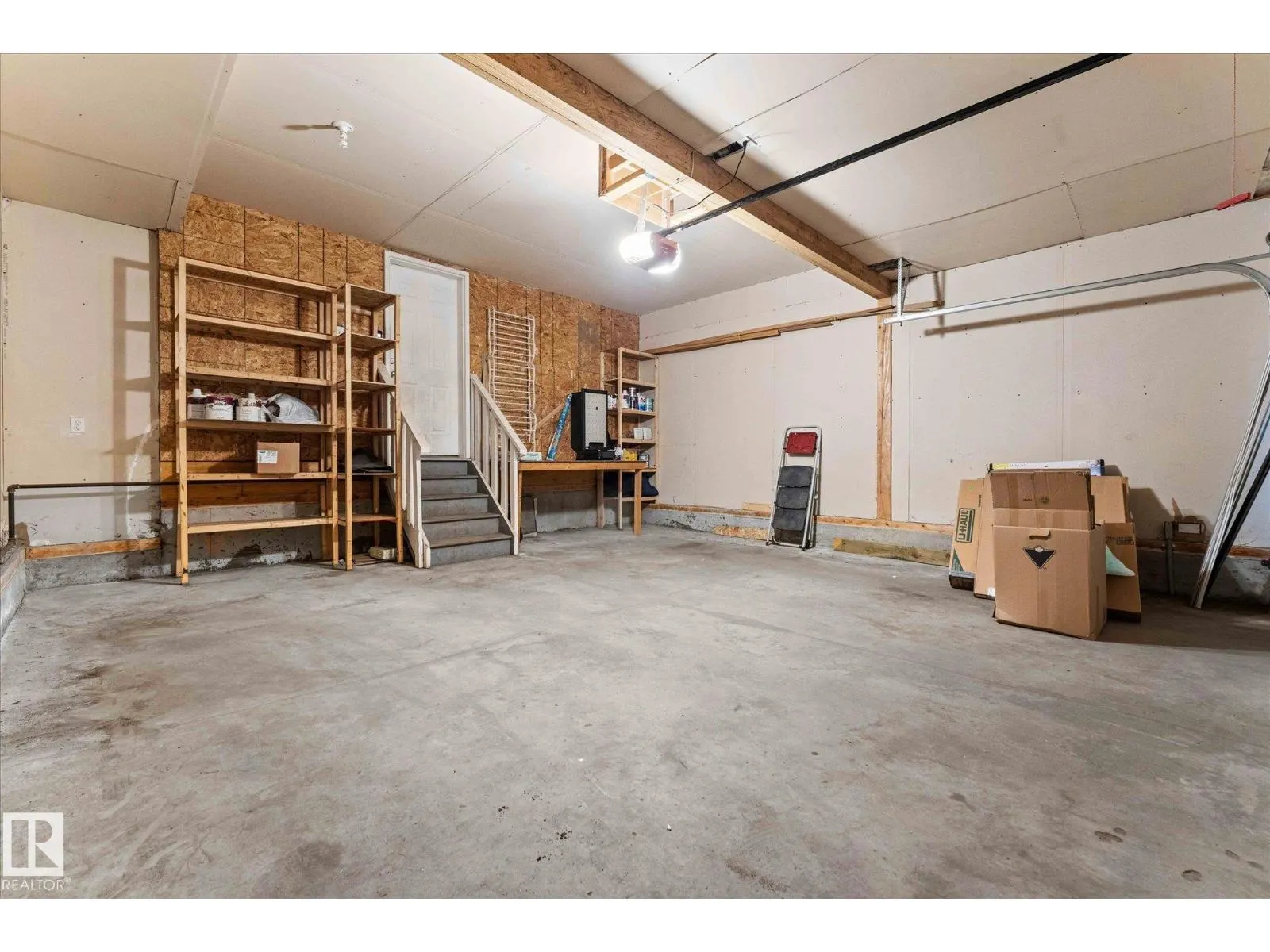 121 CASTLE DR NW