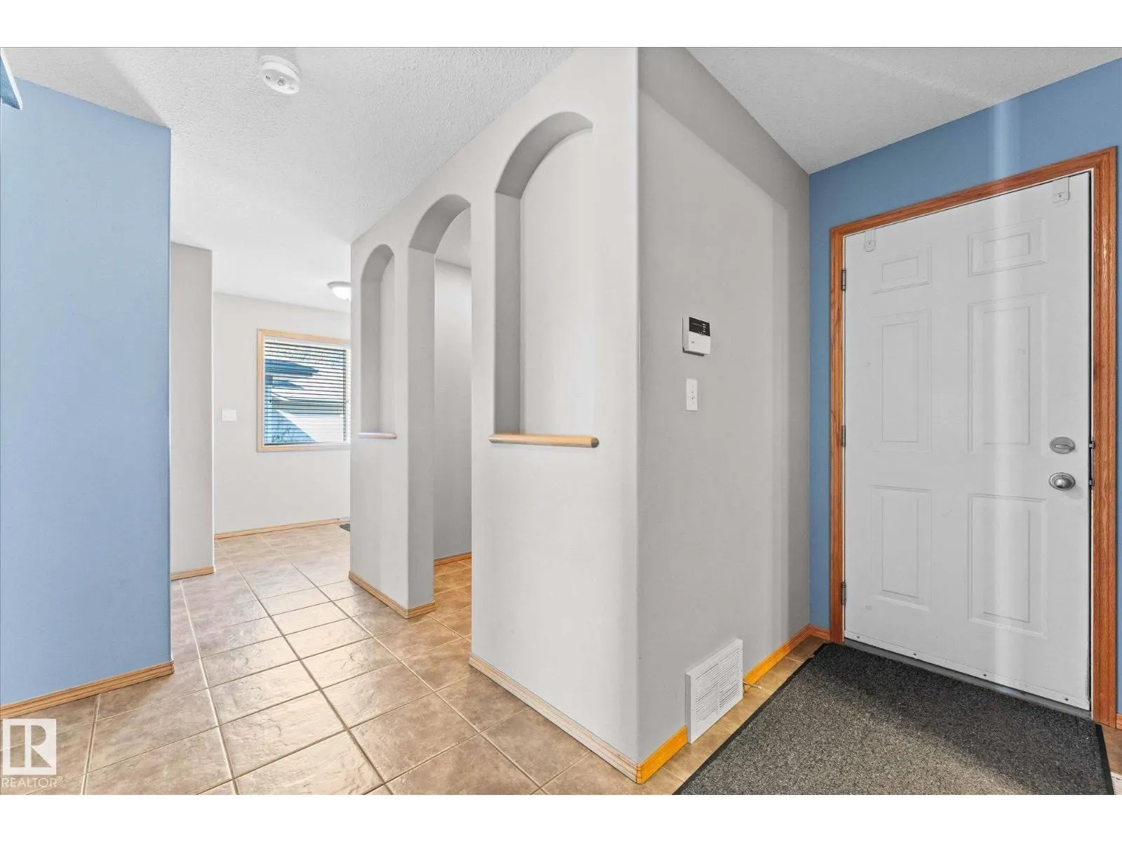 121 CASTLE DR NW