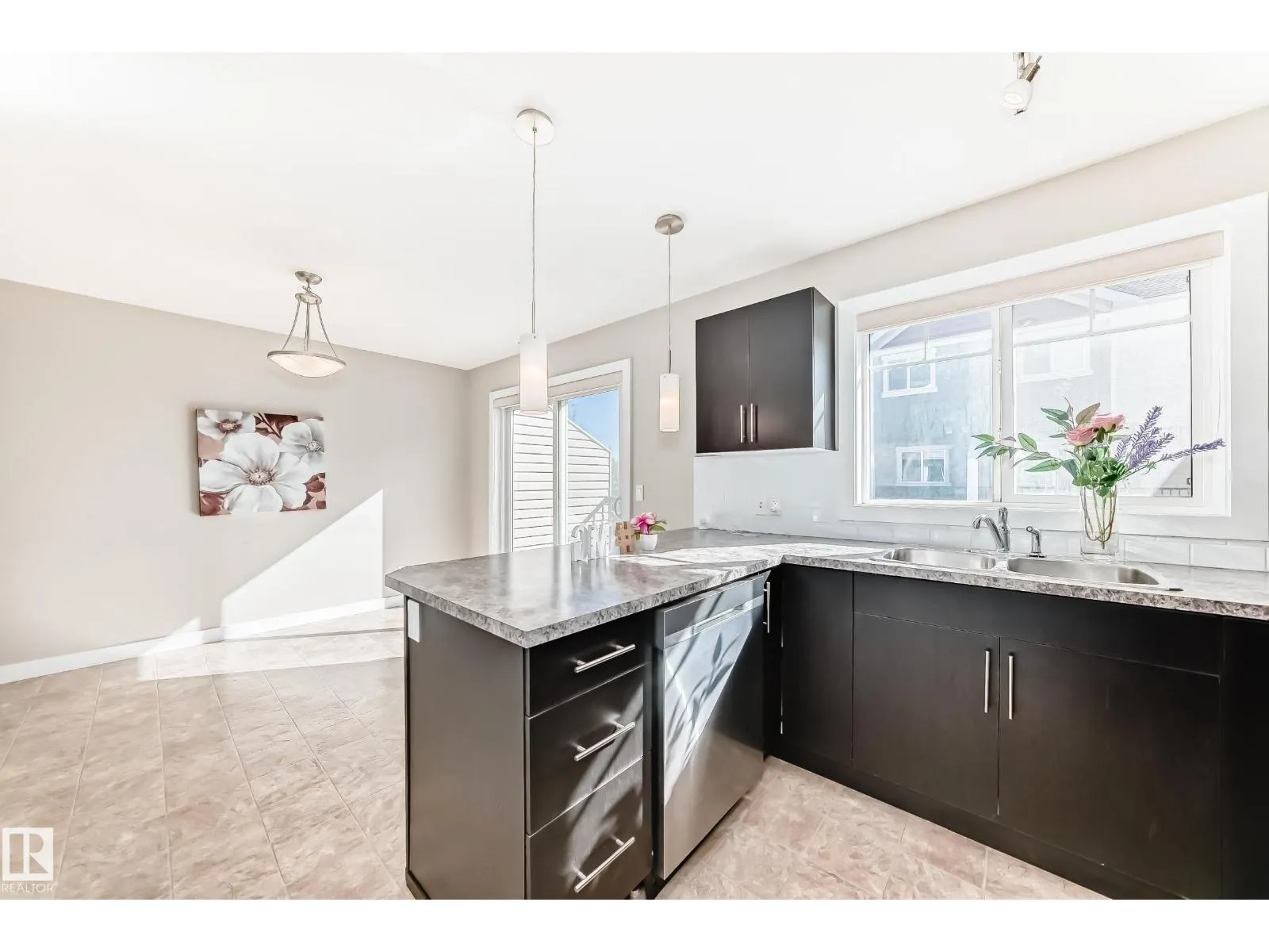#95 9535 217 ST NW
