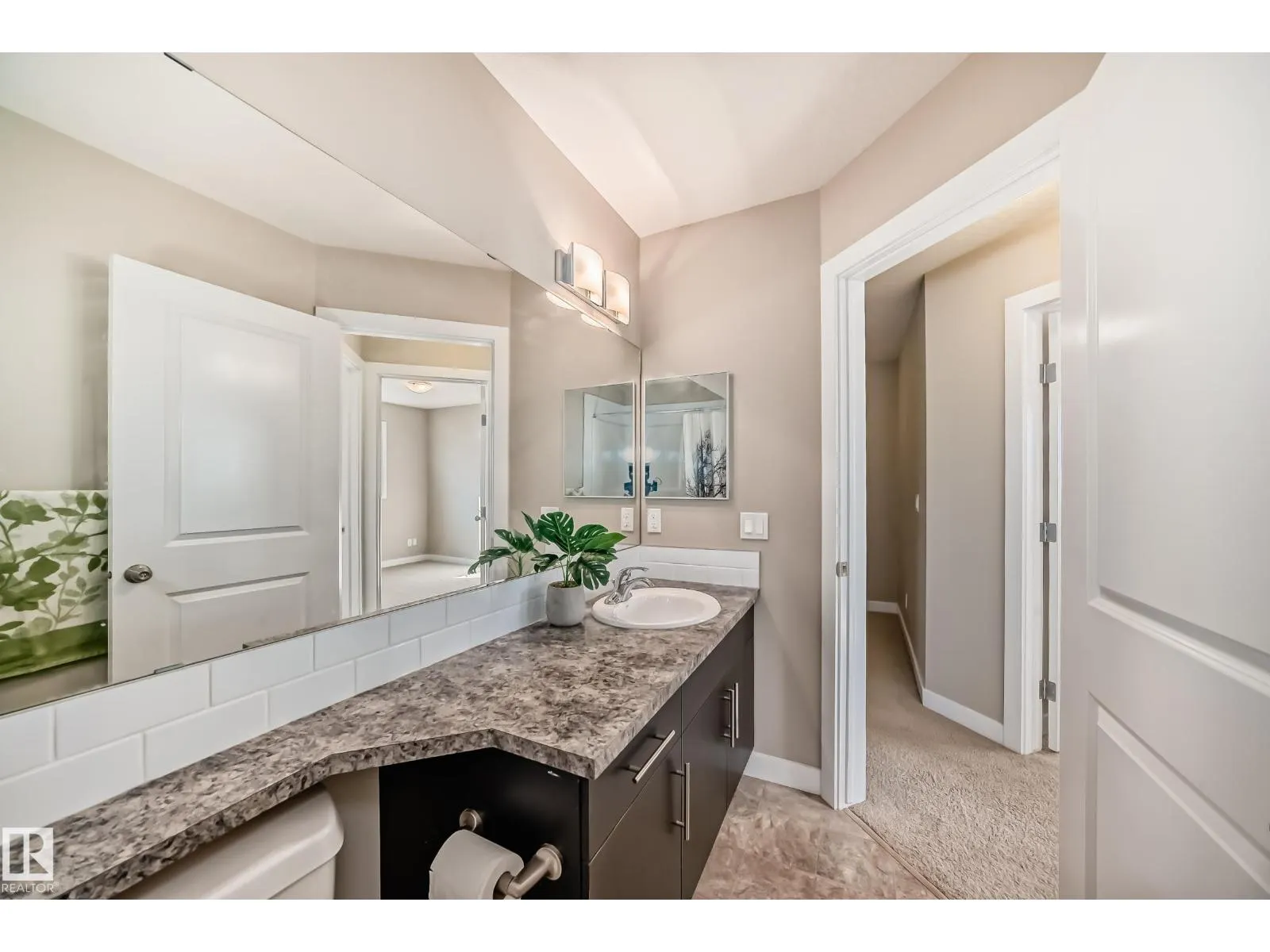 #95 9535 217 ST NW