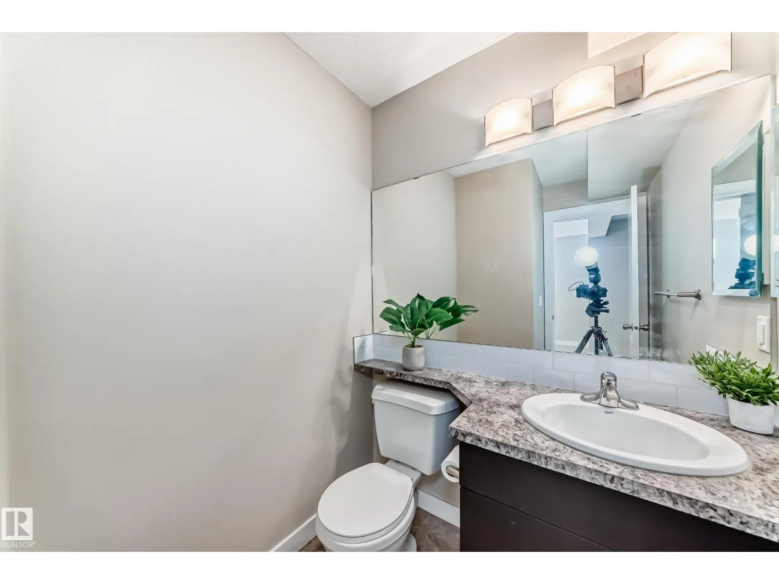 #95 9535 217 ST NW