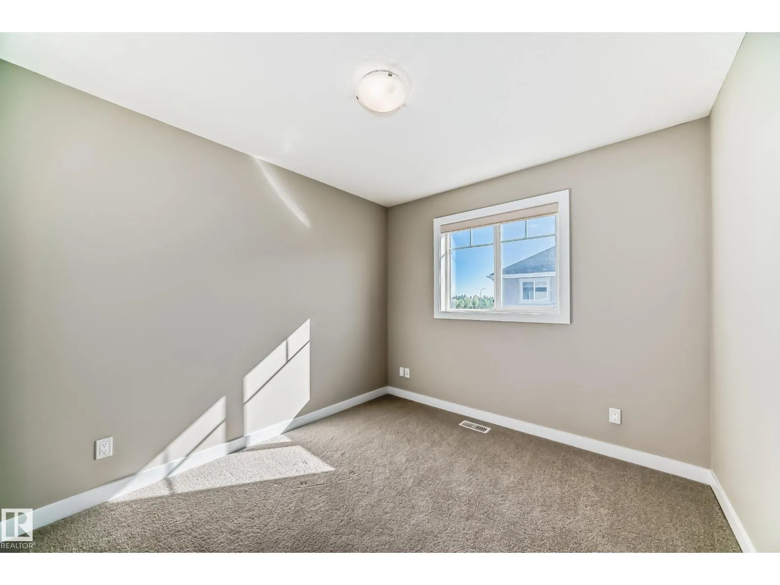 #95 9535 217 ST NW