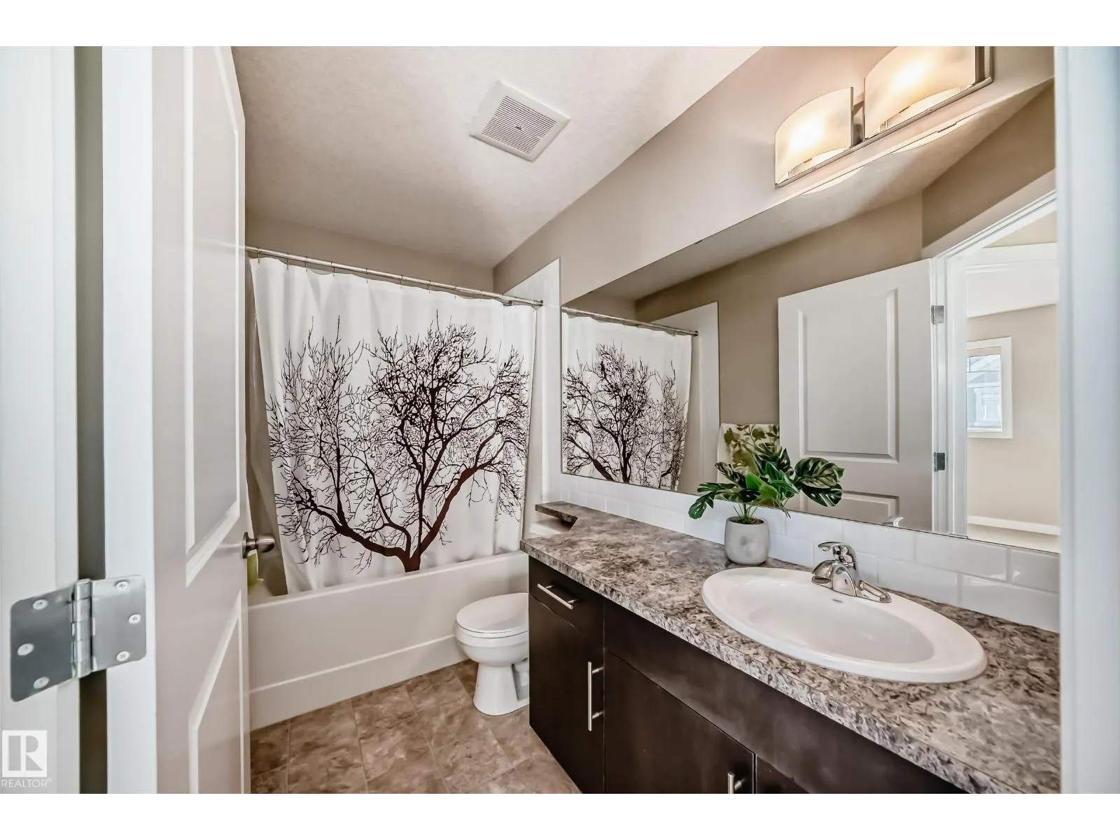 #95 9535 217 ST NW