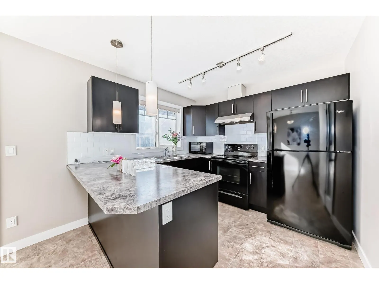#95 9535 217 ST NW
