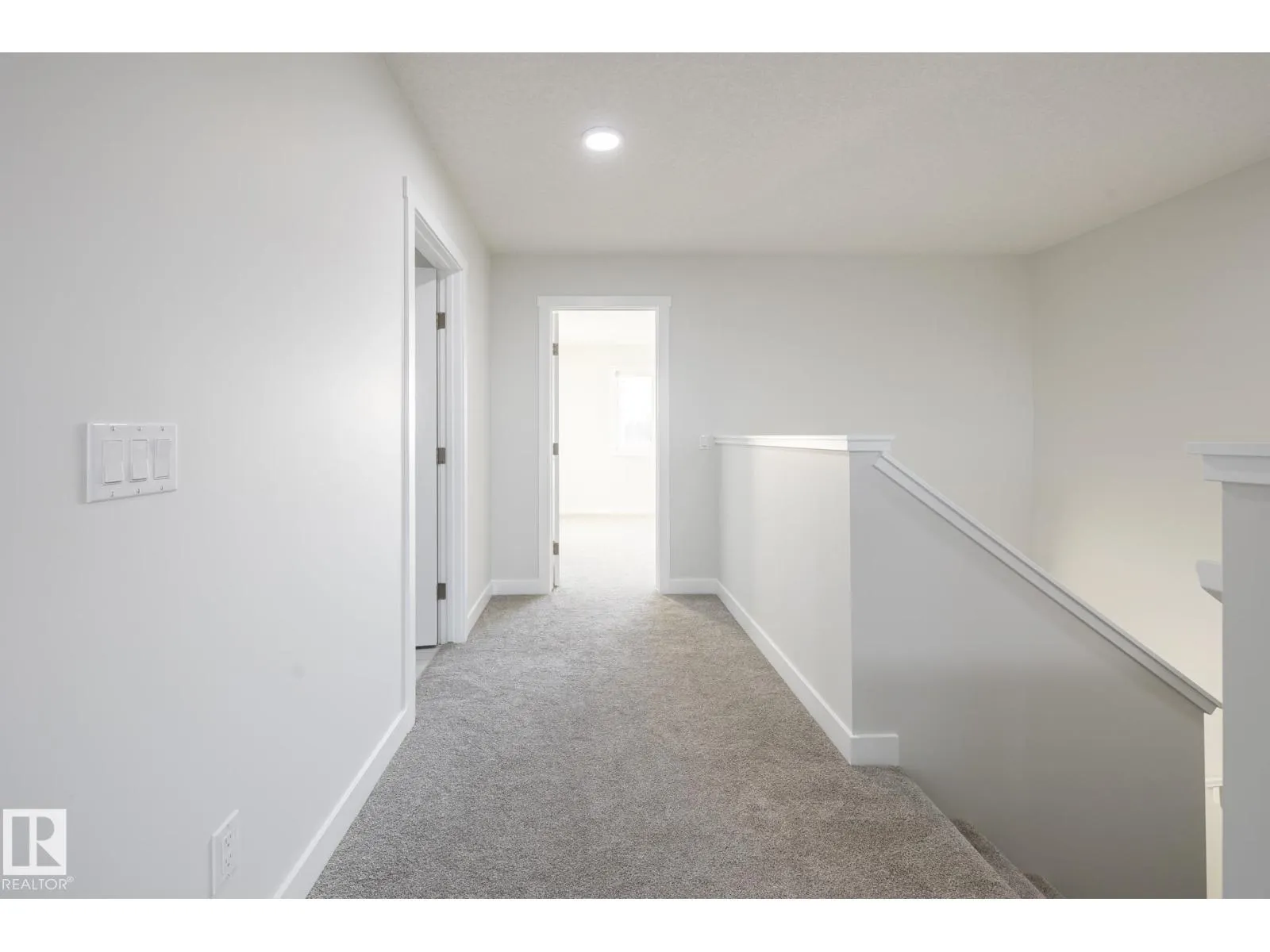 2643 5 AV SW