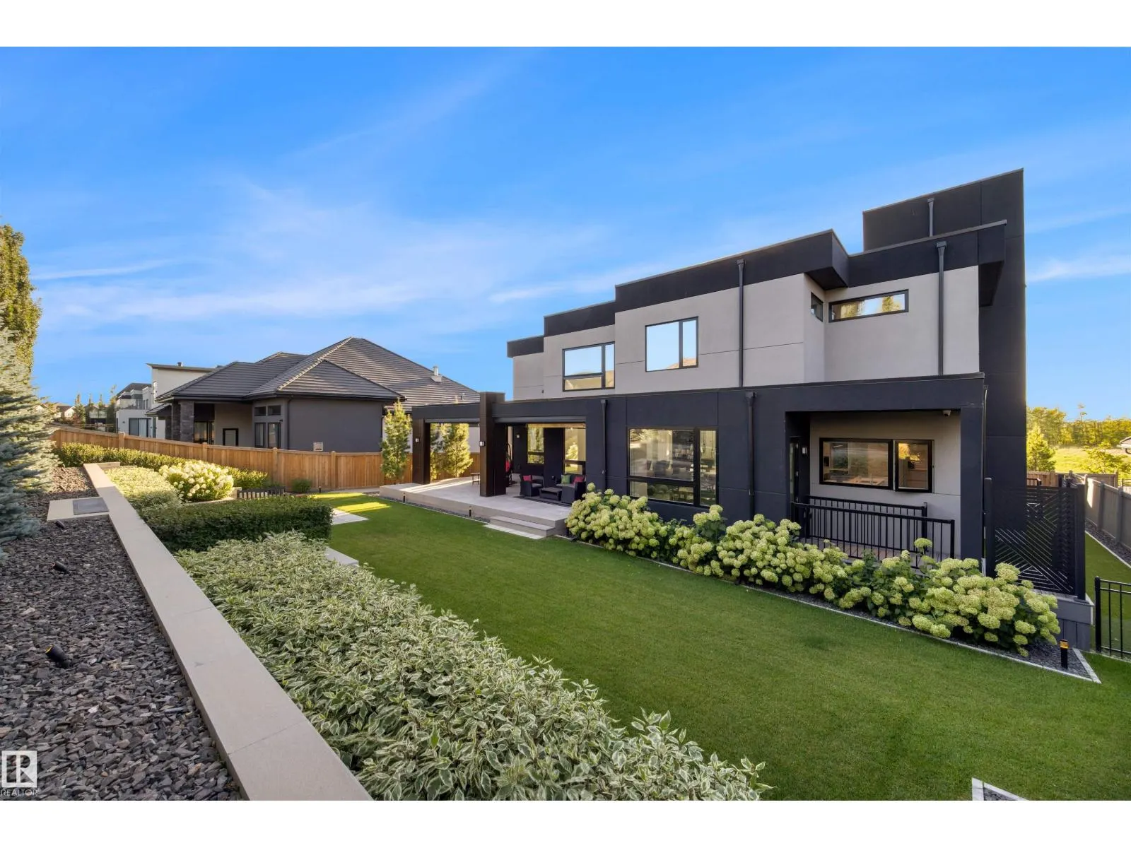 17 WINDERMERE DR SW